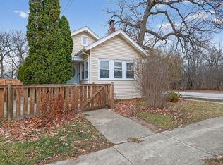 979 Vine St, Winnetka, IL 60093