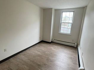 3 Bear Hill Rd APT 10, Hillsborough, NH 03244