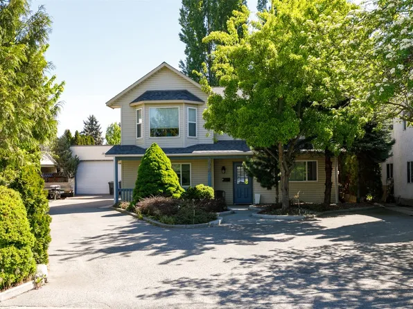 2997 Lowe Ct, Kelowna, BC V1Y 8L3