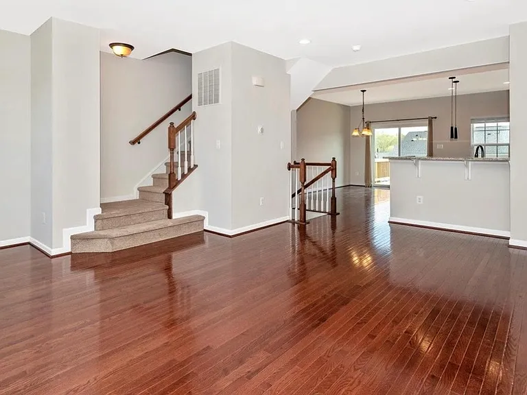 113 Montreal Way — Photo 6