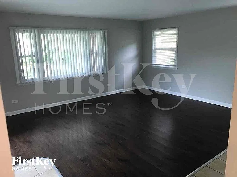 931 Central Ave — Photo 4