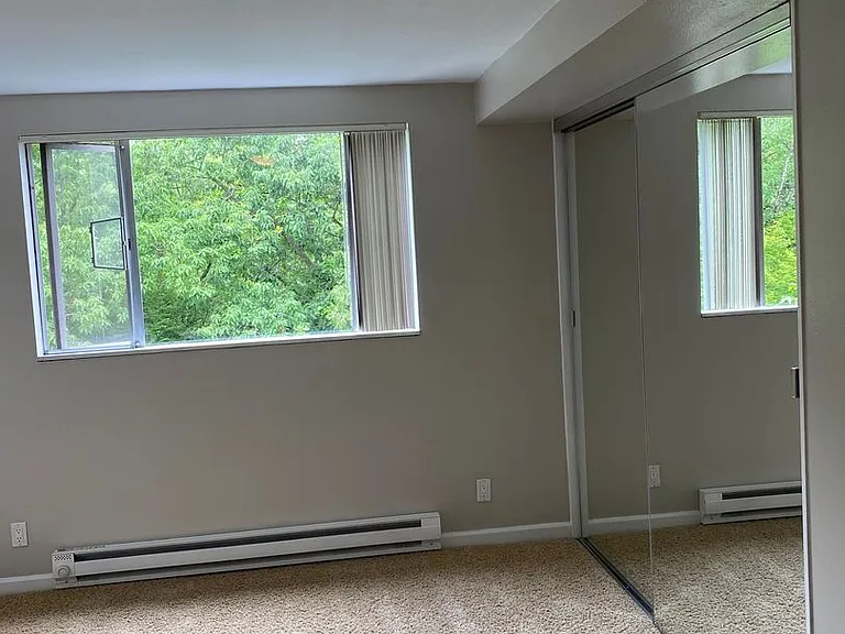2020 Building — Photo 24