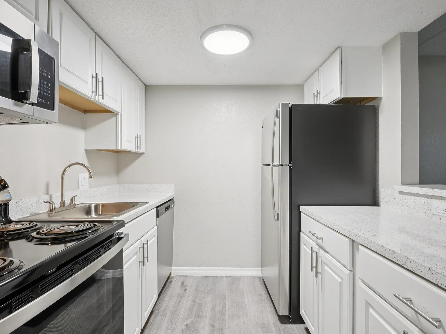 Serenity Lake Apartments — Photo 2