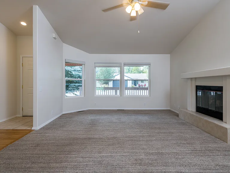 640 Northstar Dr — Photo 4