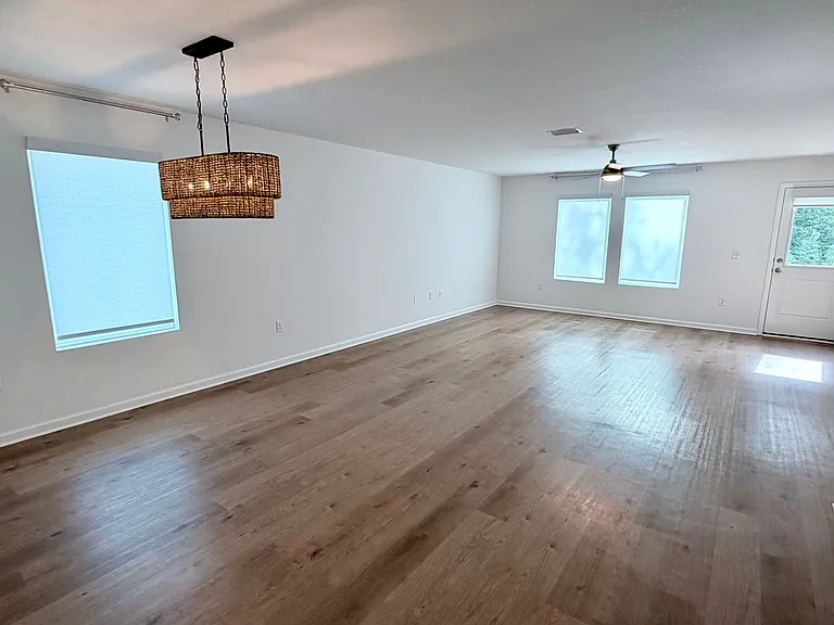 5406 Horizons Edge Ln — Photo 2