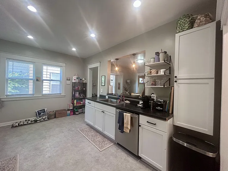 260 Eastern Ave SE #1 — Photo 1