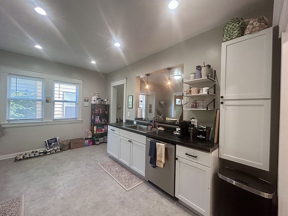 1st image of 260 Eastern Ave SE #1