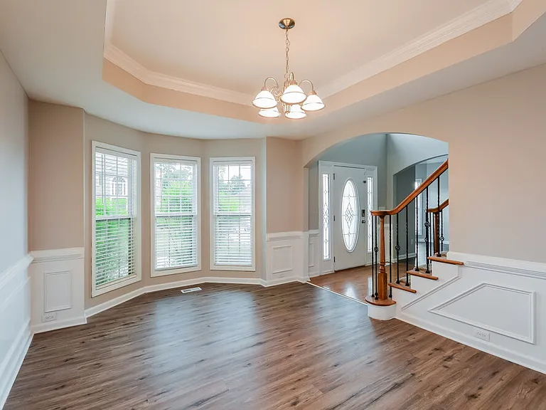 2408 Hyde Park Ct — Photo 6
