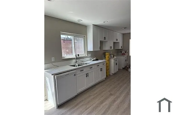 Building Photo - 3886 Commanche Ave