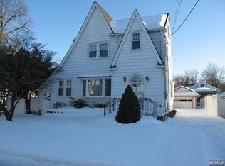 62 Tulip St, Bergenfield, NJ 07621