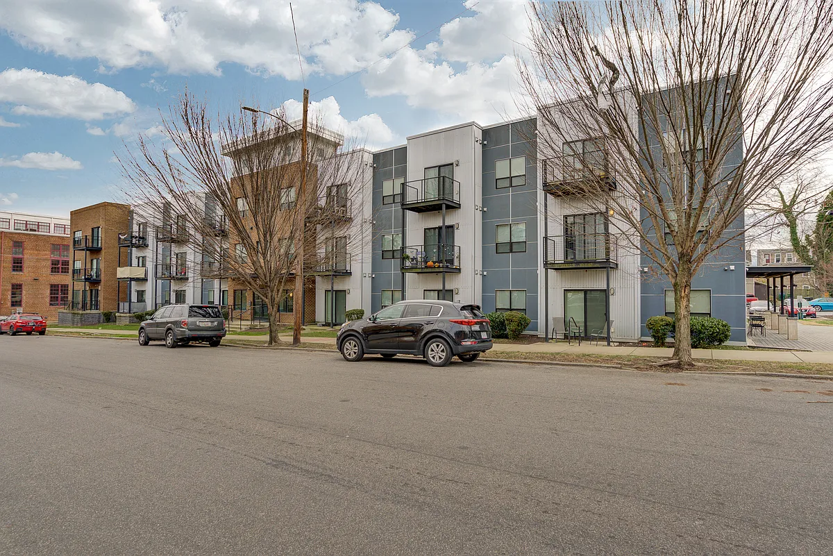 Building Photo - 908 Perry Street