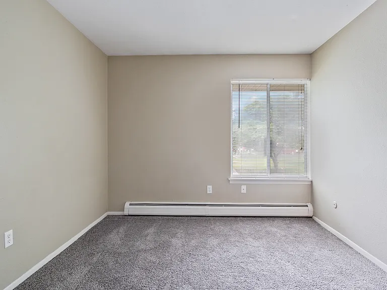 Miracle Manor Apartments — Photo 11