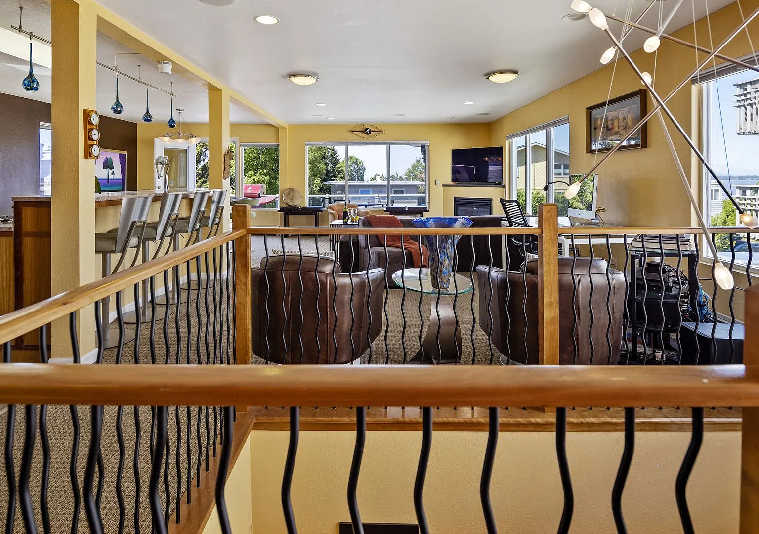 superscale penthouse-month to month rental- 617 N Street — Photo 4