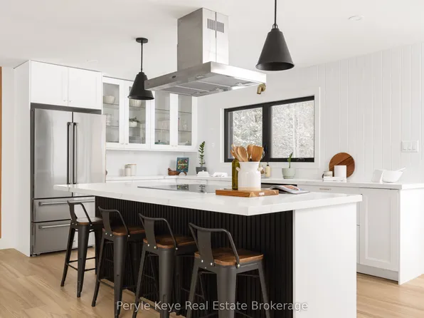 1290 Cedar Ln, Bracebridge, ON P1L 0L4