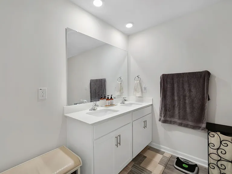 1133 Evelynnview Ln — Photo 16