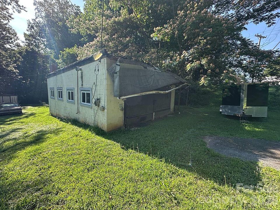 1st image of 310 S Miller Ave