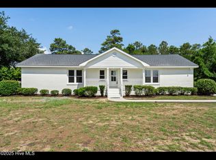 109 Inlet Ct, Hampstead, NC 28443