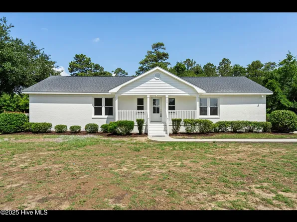 109 Inlet Court, Hampstead, NC 28443
