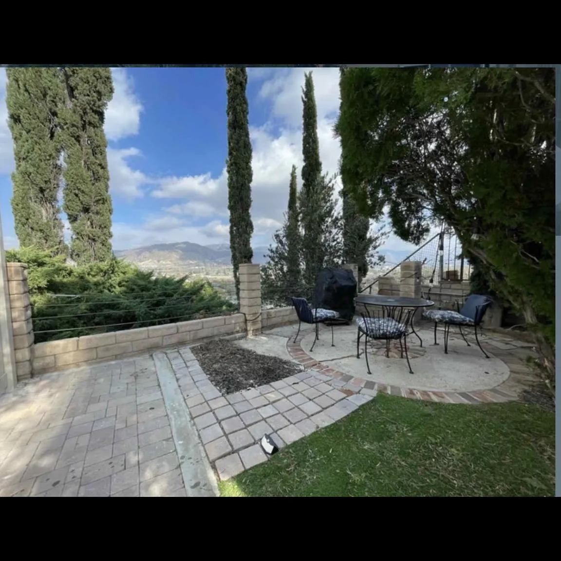 12802 Woodley Ave — Photo 2