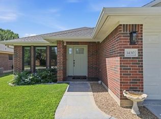1430 Cedarcrest Ln, Bryan, TX 77803