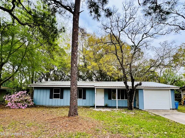 2312 Woodmont St, Pascagoula, MS 39567