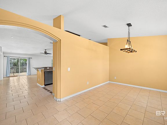 5th image of 3 Martin Cir