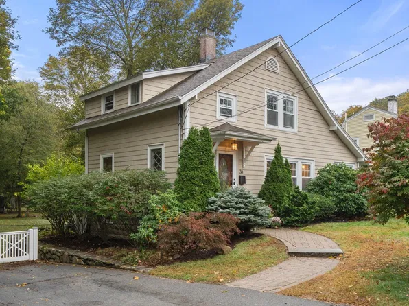 38 Lindenwood Rd, Stoneham, MA 02180