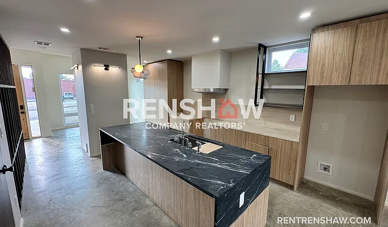 42 Angelus St — Photo 6