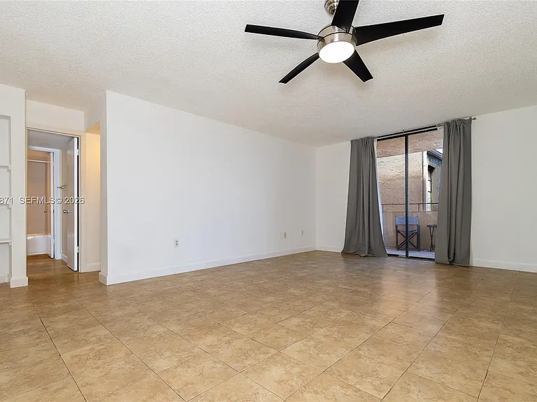 10500 SW 108th Ave #B414 — Photo 24