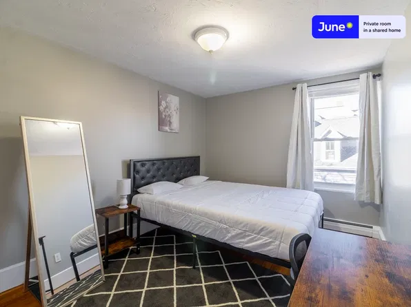 14 Bacon St, Newton, MA
