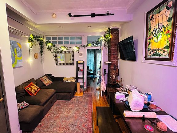 3rd image of 33 Withers St APT 1R