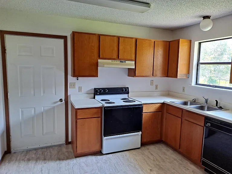 313 McKennon Ct — Photo 4
