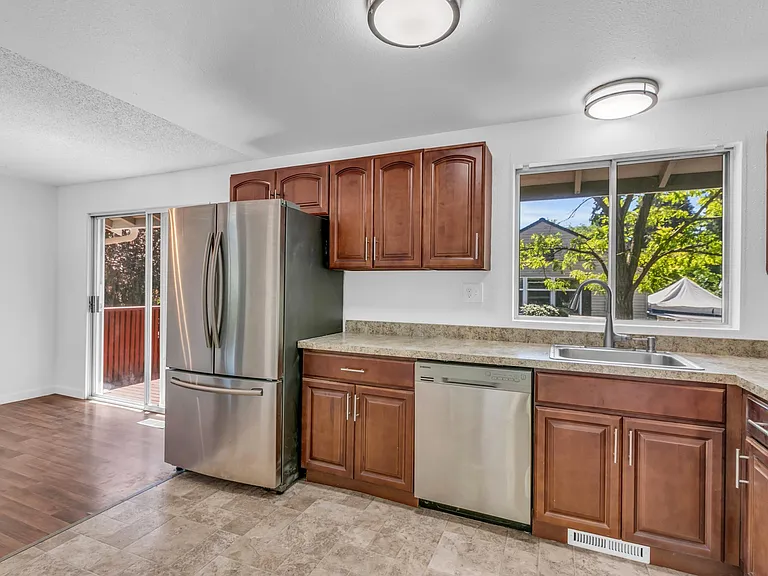 405 SW 116th Pl — Photo 8