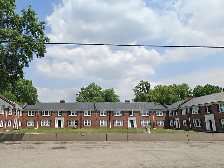 44th Street Apts. — Photo 1