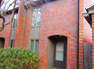 8 Webster Ct, Amherst, MA 01002