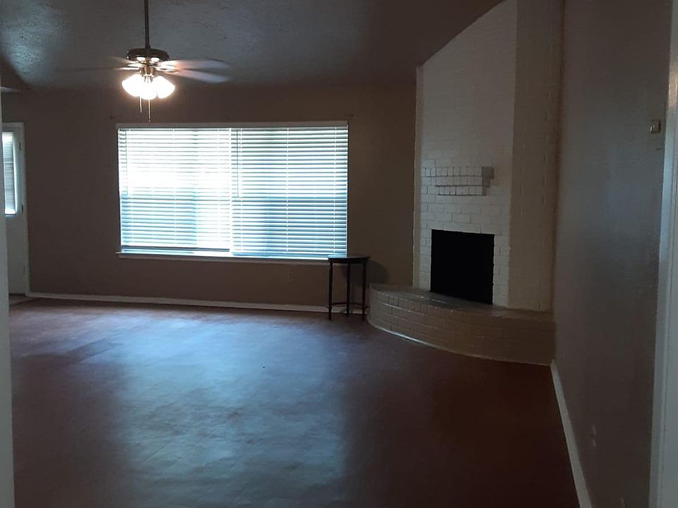 1st image of 19703 Bellaw Woods Dr