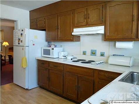 4th image of 806A Balmoral Ct