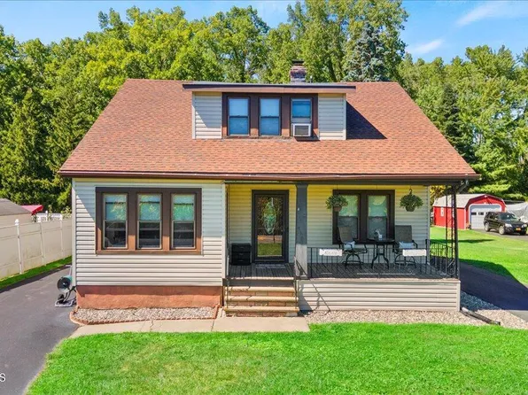 6 Hudson River Road, Waterford, NY 12188