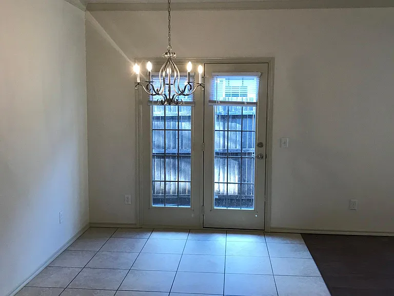 635 Sisken Ct — Photo 6