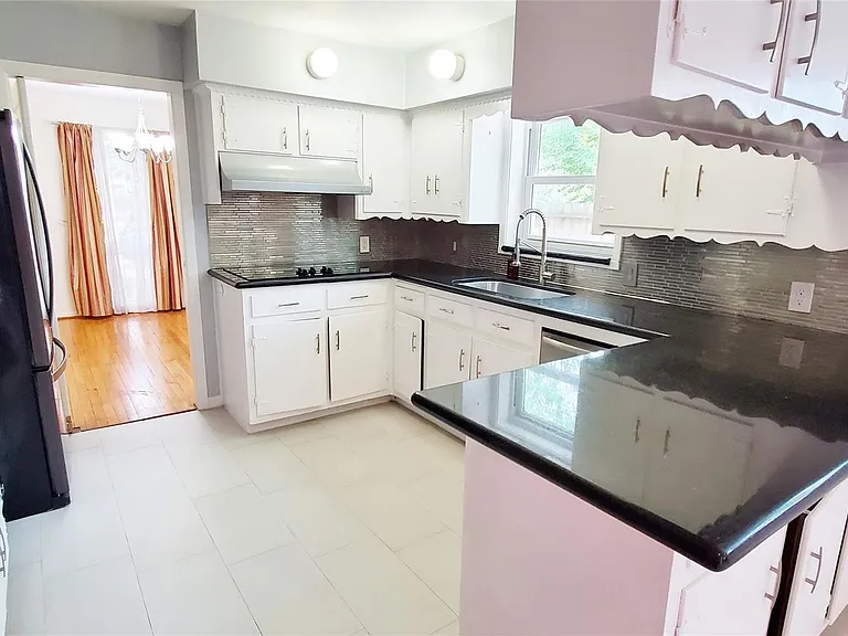 5630 Edith St — Photo 6