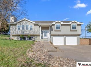 9500 Dawn Dr, Plattsmouth, NE 68048