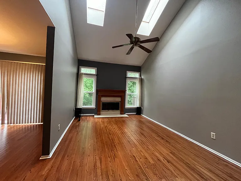 104 Endsleigh Ct — Photo 7