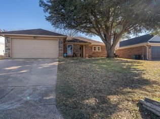 3804 Pueblo Trl, Lake Worth, TX 76135