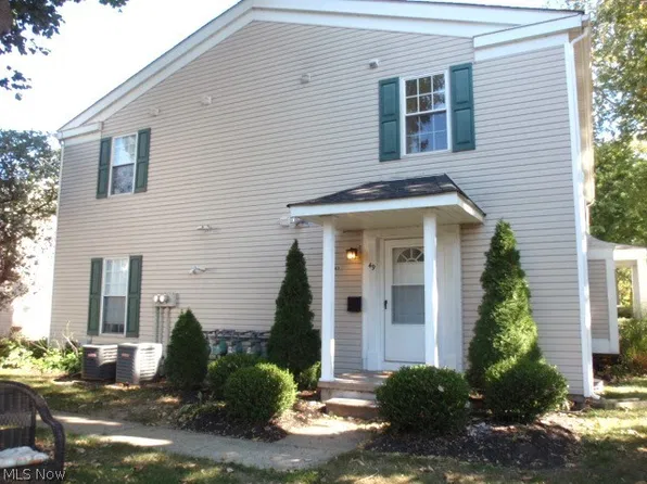 49 Valley Forge Ln, Elyria, OH 44035