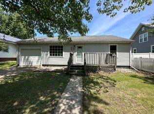 210 Water St, Weldon, IL 61882