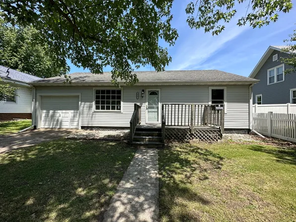 210 Water St, Weldon, IL 61882