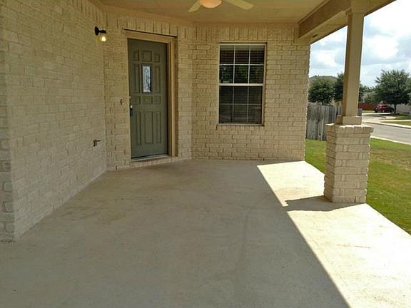 3rd image of 100 Pedernales Dr
