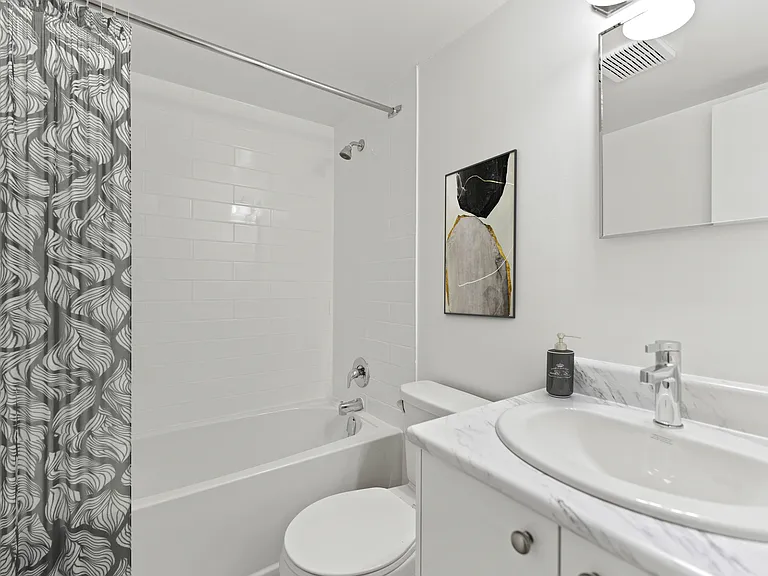 130 Lincoln Rd — Photo 7