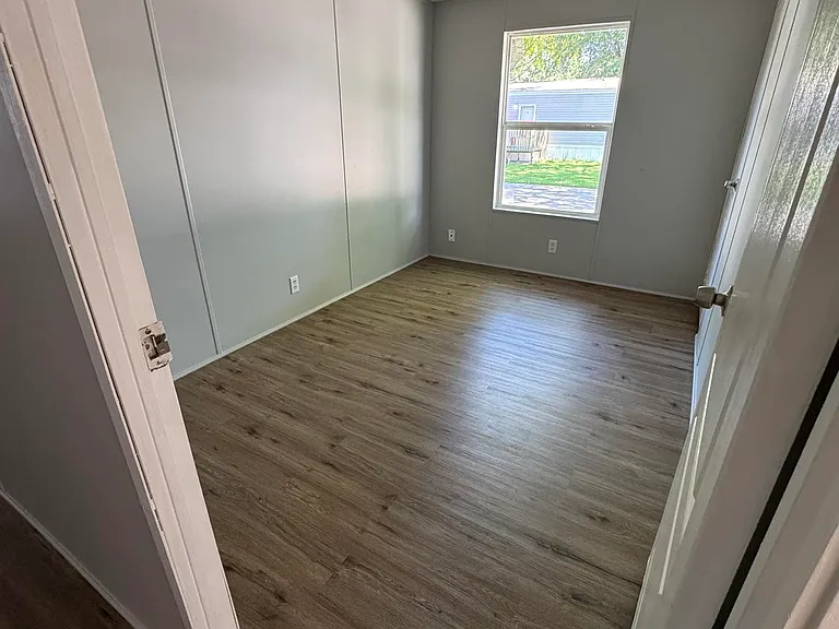 5885 Island Dr — Photo 10