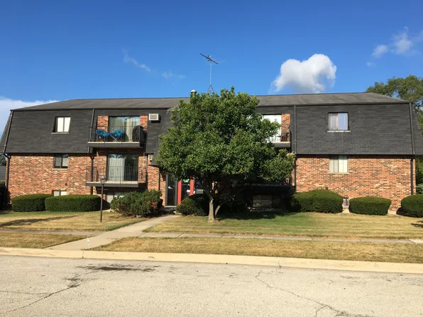 Cavalier Ct, 428 Cavalier Ct APT 3, Dundee, IL 60118